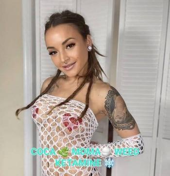 Elizabeth, 26 Canadian Born Chinese female escort, Sarnia